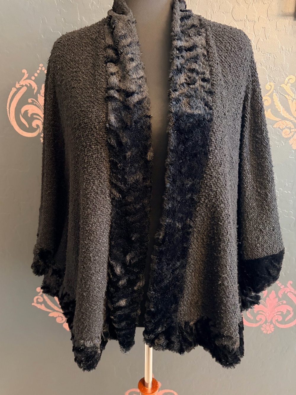 JM Collection Black Open-Front Sweater with Faux Fur Trim